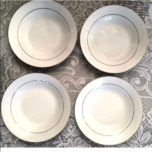 4 Lynns Fine China Soup Salad Bowls WhiteGold Trim - Picture 1 of 6